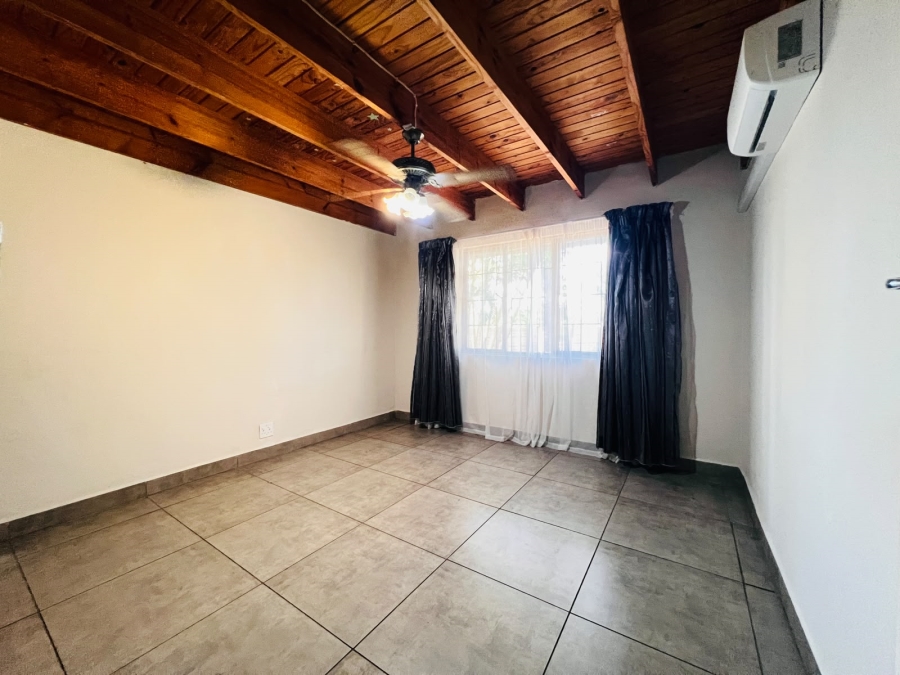 4 Bedroom Property for Sale in Meer En See KwaZulu-Natal