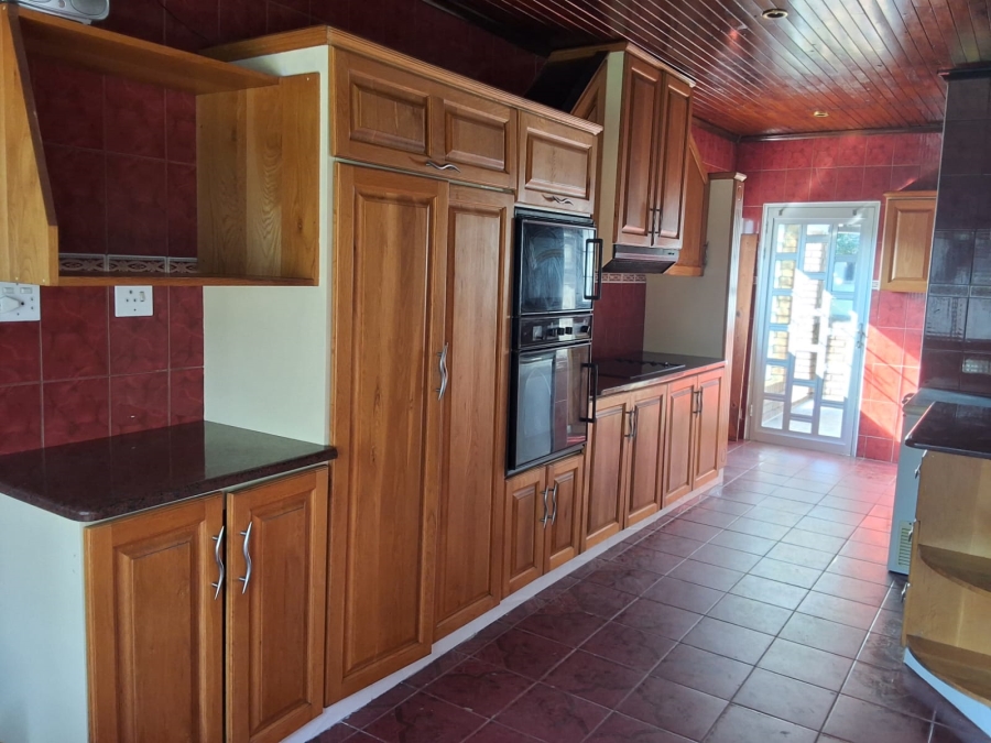 6 Bedroom Property for Sale in Veld En Vlei KwaZulu-Natal