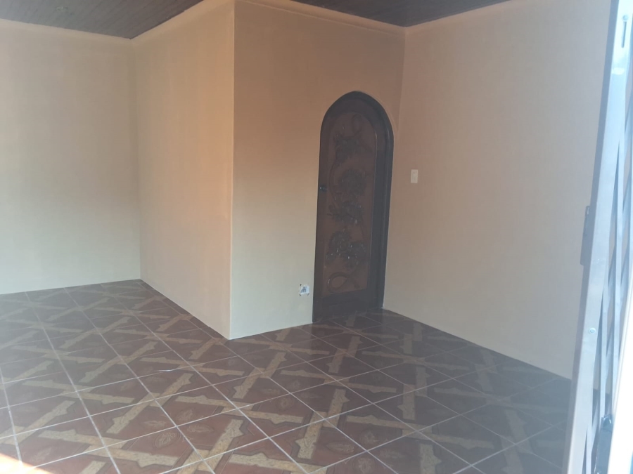 6 Bedroom Property for Sale in Veld En Vlei KwaZulu-Natal