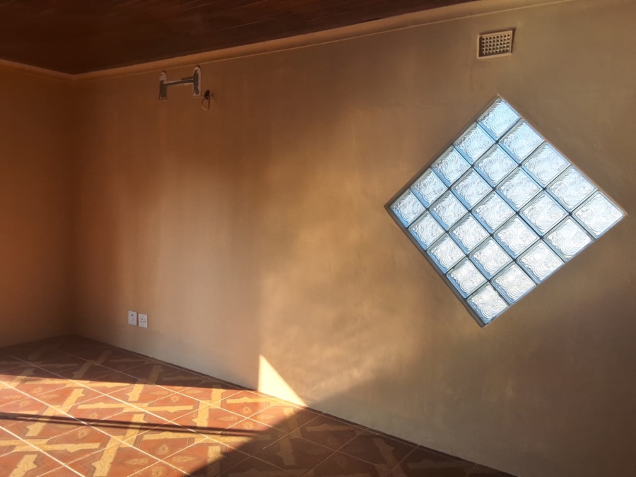 6 Bedroom Property for Sale in Veld En Vlei KwaZulu-Natal