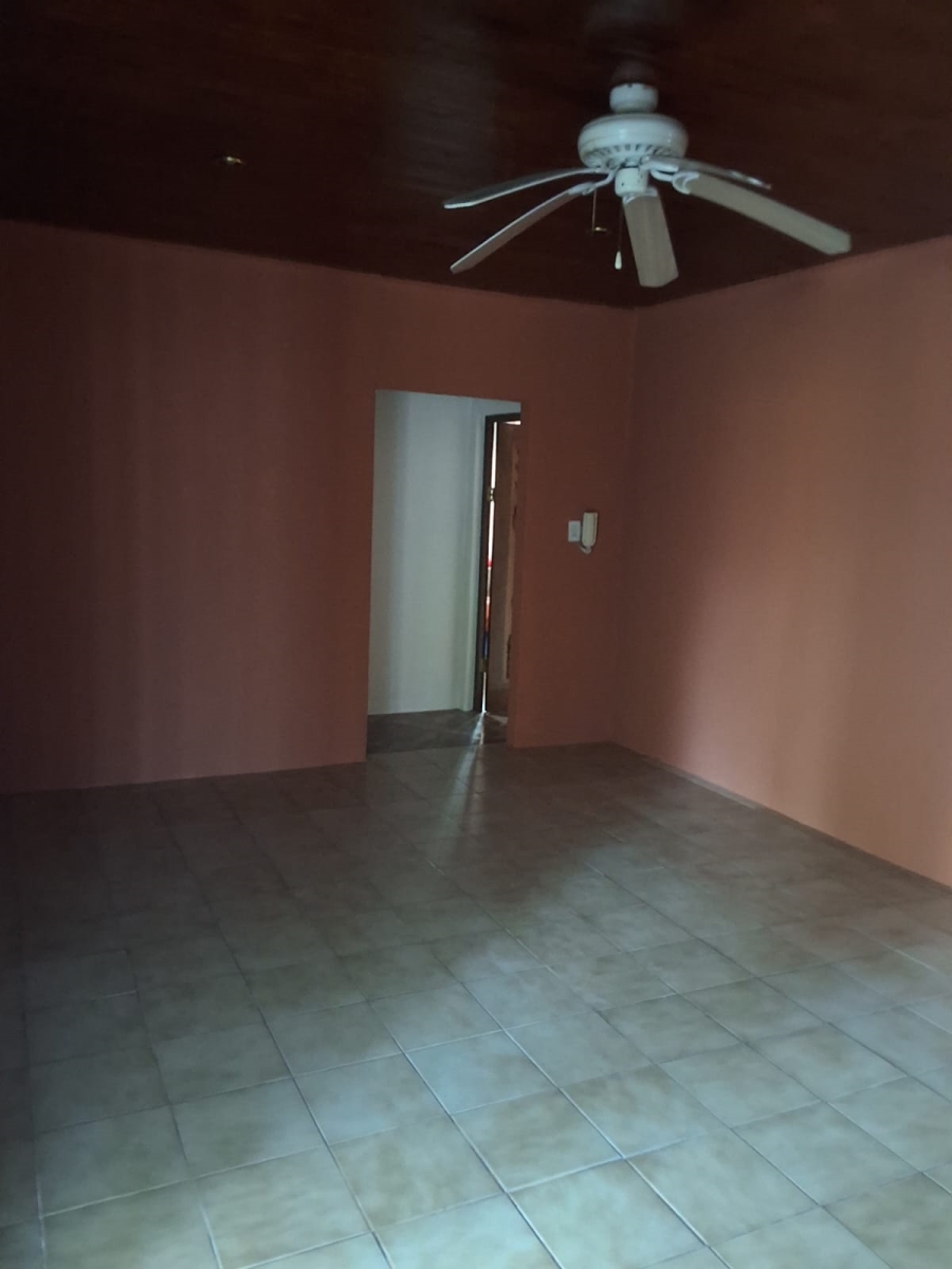 6 Bedroom Property for Sale in Veld En Vlei KwaZulu-Natal