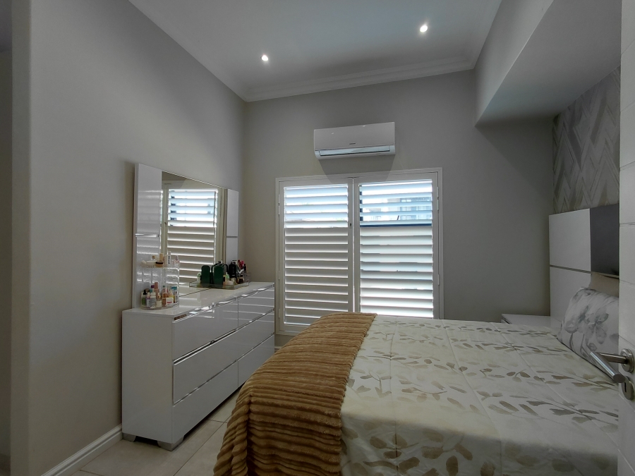 4 Bedroom Property for Sale in Windermere KwaZulu-Natal