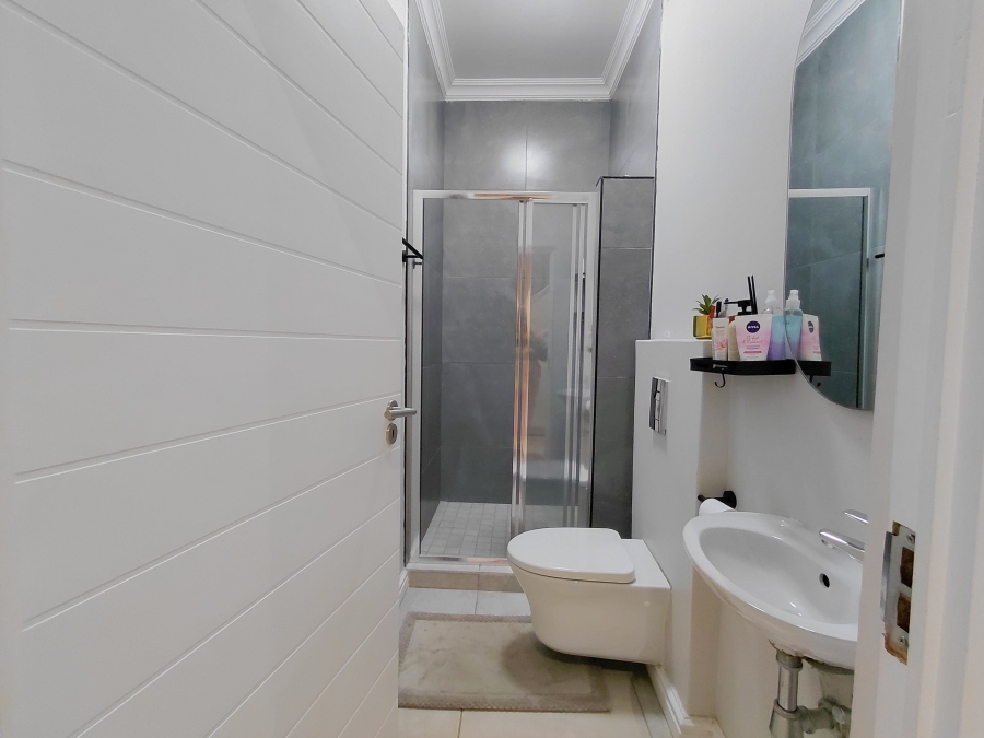 4 Bedroom Property for Sale in Windermere KwaZulu-Natal