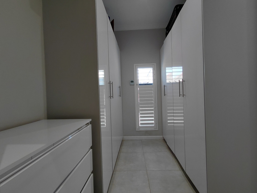 4 Bedroom Property for Sale in Windermere KwaZulu-Natal