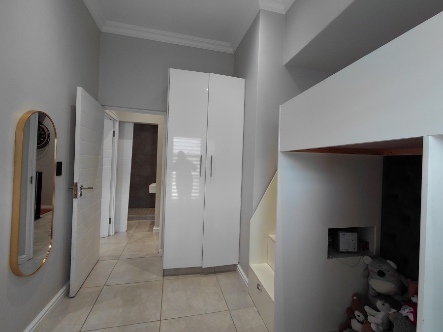 4 Bedroom Property for Sale in Windermere KwaZulu-Natal
