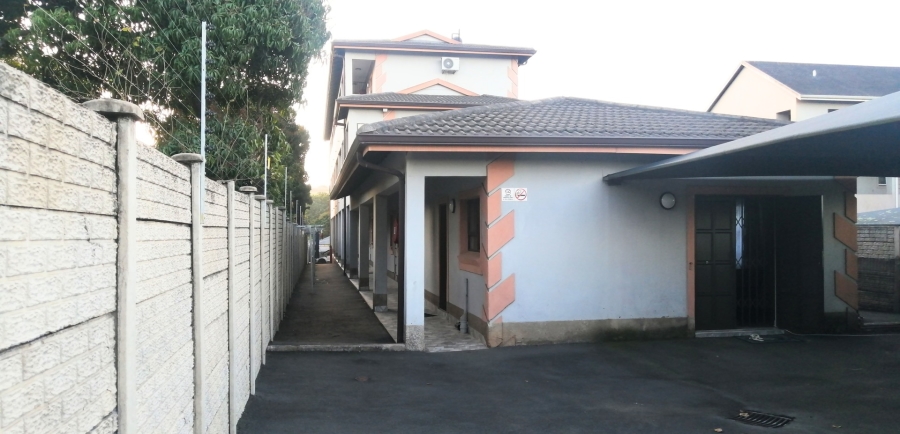 2 Bedroom Property for Sale in Waterways KwaZulu-Natal