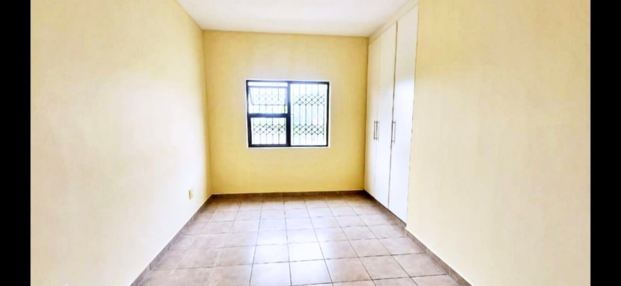 2 Bedroom Property for Sale in Waterways KwaZulu-Natal