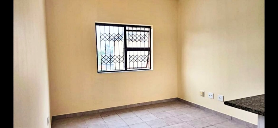 2 Bedroom Property for Sale in Waterways KwaZulu-Natal