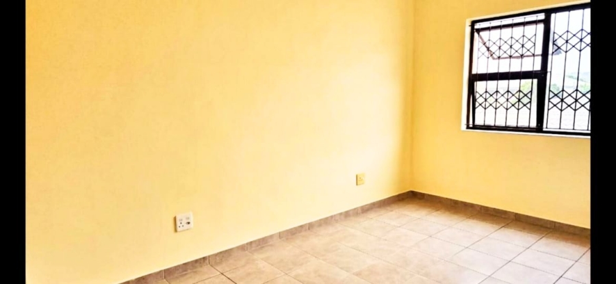 2 Bedroom Property for Sale in Waterways KwaZulu-Natal