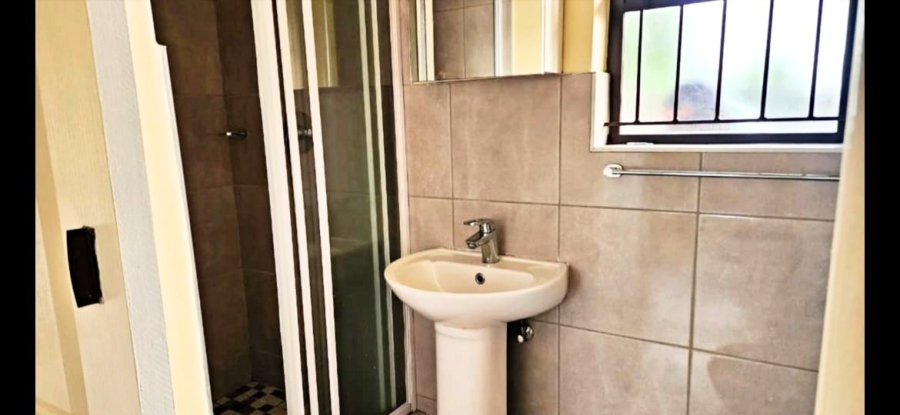 2 Bedroom Property for Sale in Waterways KwaZulu-Natal