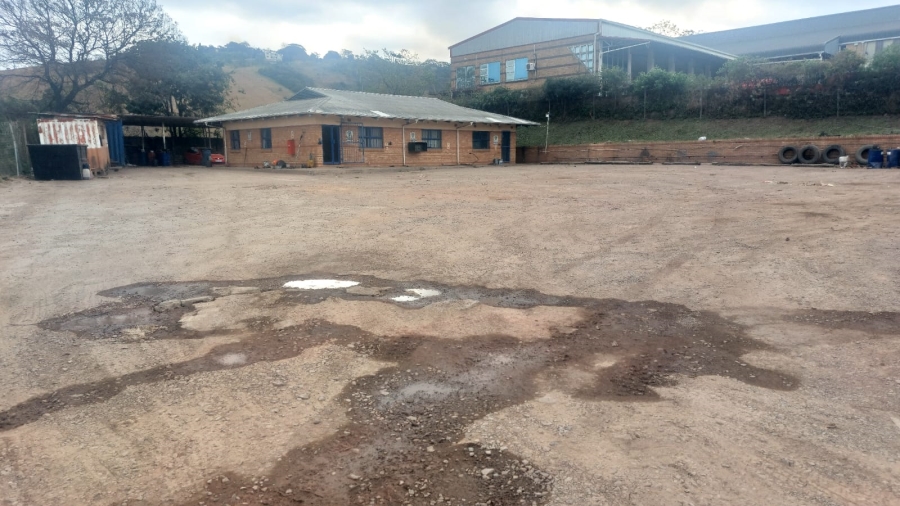 To Let Commercial Property for Rent in Mahogany Ridge KwaZulu-Natal