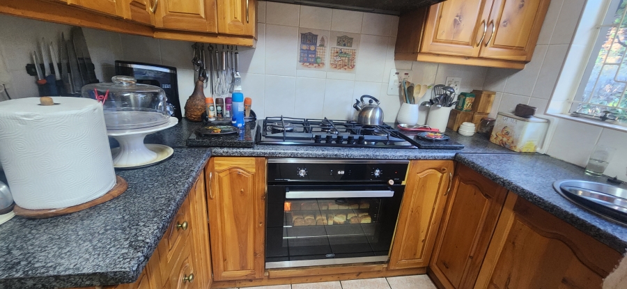 3 Bedroom Property for Sale in Huttenheights KwaZulu-Natal