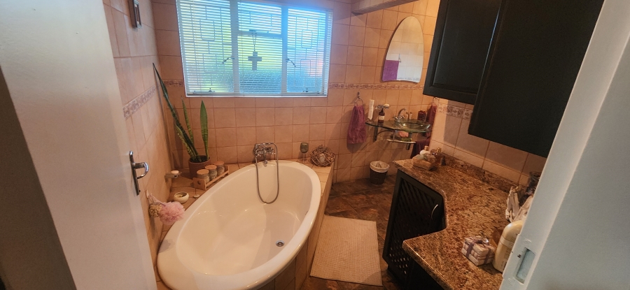 3 Bedroom Property for Sale in Huttenheights KwaZulu-Natal