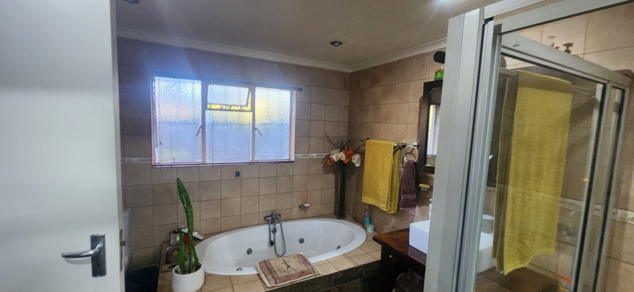3 Bedroom Property for Sale in Huttenheights KwaZulu-Natal
