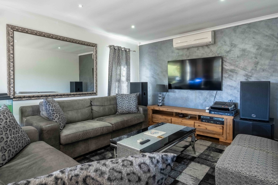 3 Bedroom Property for Sale in Amanzimtoti KwaZulu-Natal