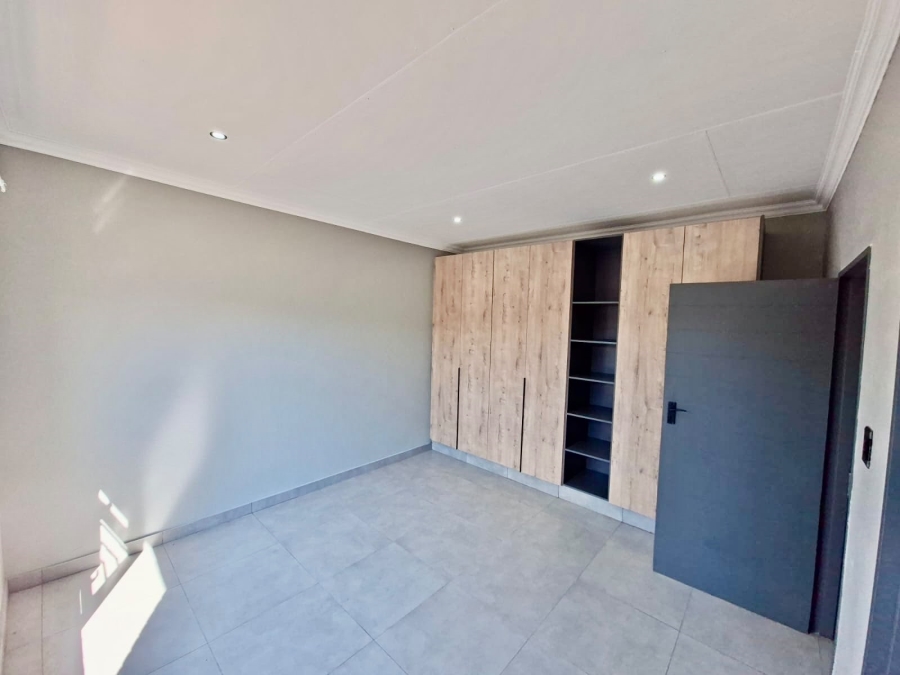 To Let 3 Bedroom Property for Rent in Aviary Hill KwaZulu-Natal