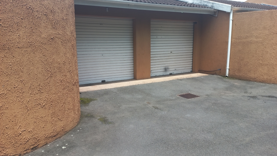 2 Bedroom Property for Sale in Amanzimtoti KwaZulu-Natal
