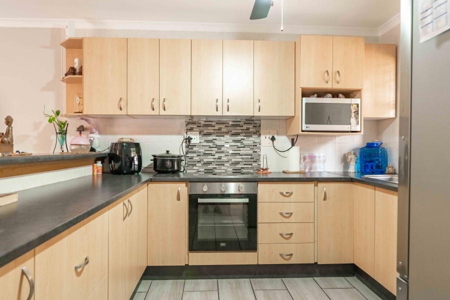 2 Bedroom Property for Sale in Amanzimtoti KwaZulu-Natal