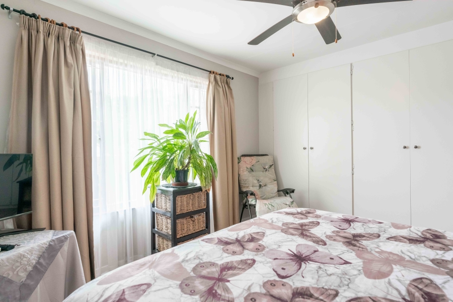 2 Bedroom Property for Sale in Amanzimtoti KwaZulu-Natal