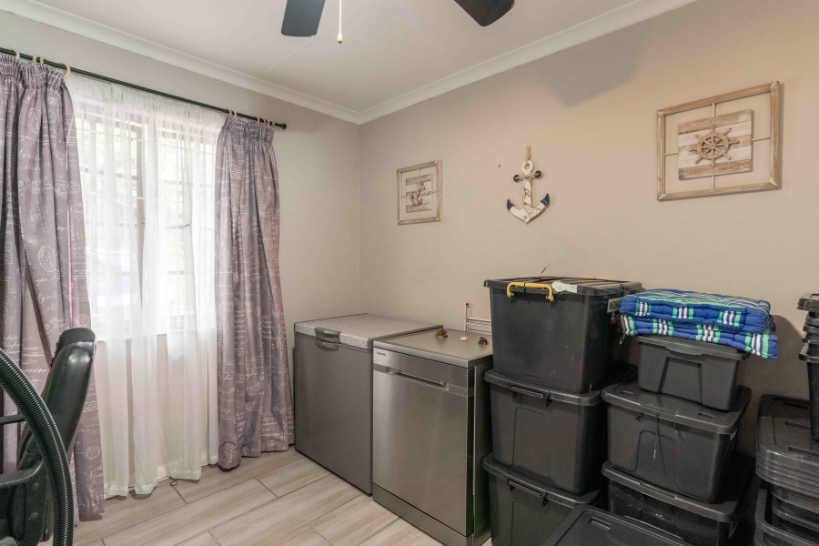 2 Bedroom Property for Sale in Amanzimtoti KwaZulu-Natal