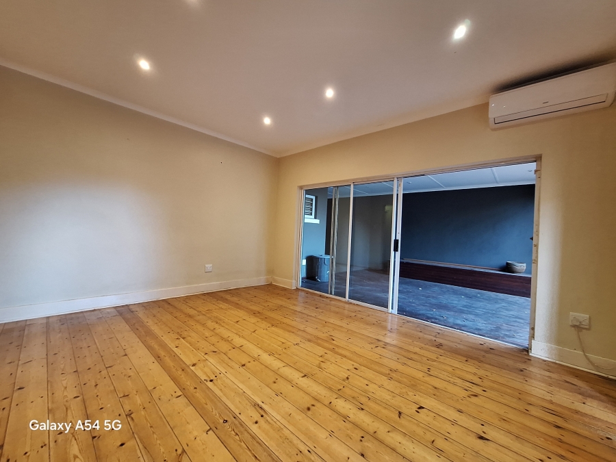 2 Bedroom Property for Sale in Essenwood KwaZulu-Natal
