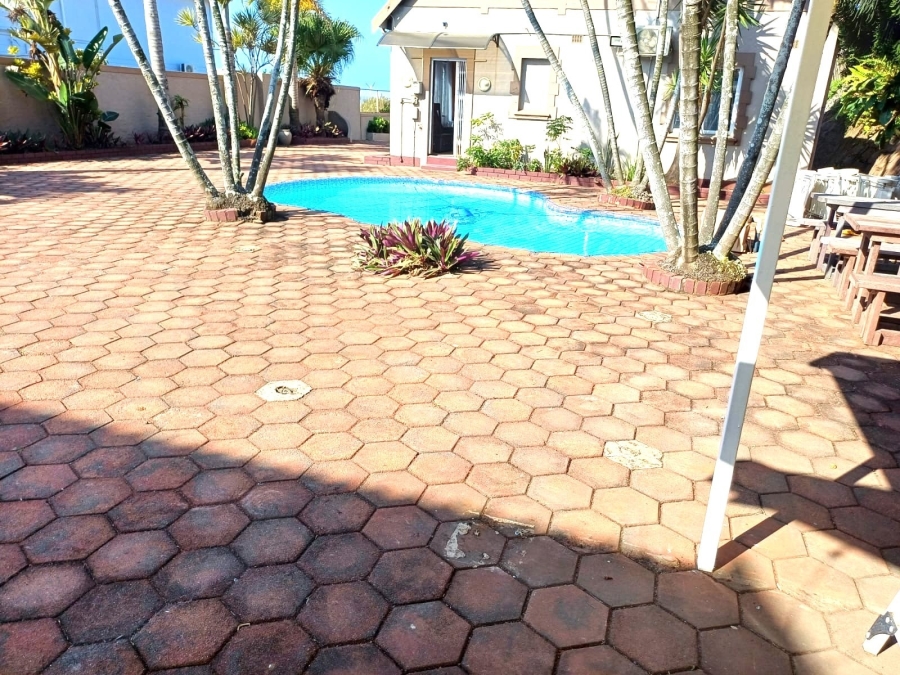 To Let 1 Bedroom Property for Rent in Ocean View KwaZulu-Natal