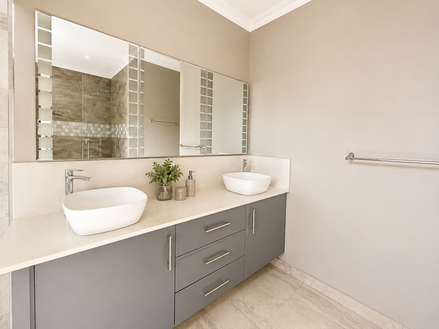 5 Bedroom Property for Sale in Ballito Central KwaZulu-Natal