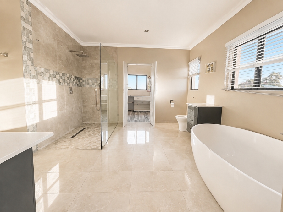 5 Bedroom Property for Sale in Ballito Central KwaZulu-Natal