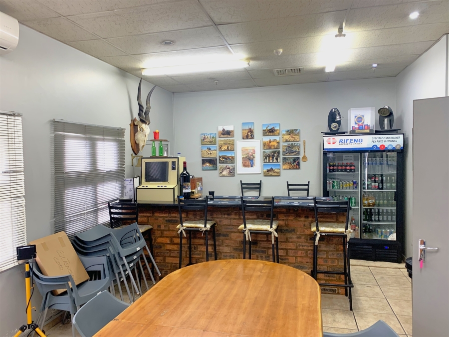 To Let Commercial Property for Rent in Westmead KwaZulu-Natal