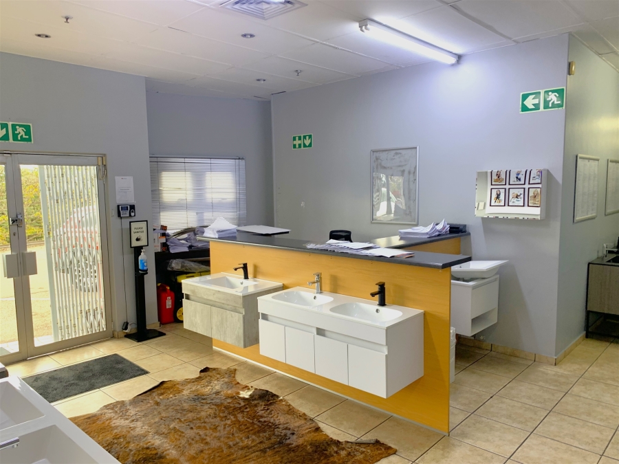 To Let Commercial Property for Rent in Westmead KwaZulu-Natal