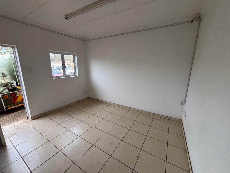 To Let Commercial Property for Rent in Mkondeni KwaZulu-Natal