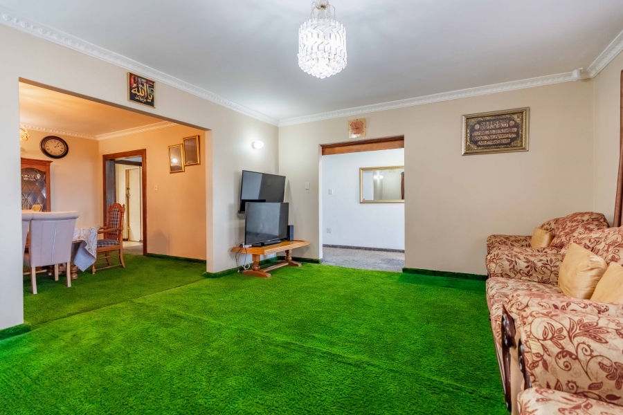 5 Bedroom Property for Sale in Shallcross KwaZulu-Natal