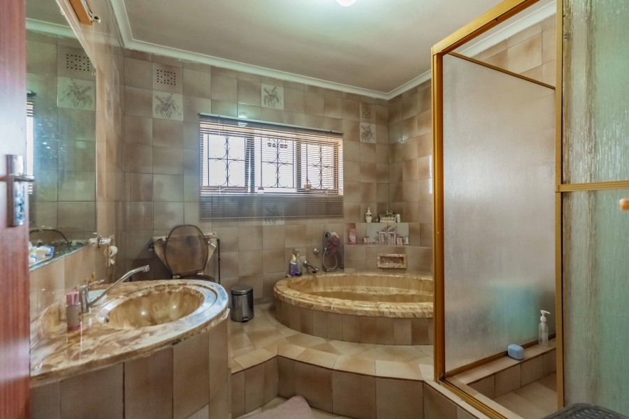 5 Bedroom Property for Sale in Shallcross KwaZulu-Natal