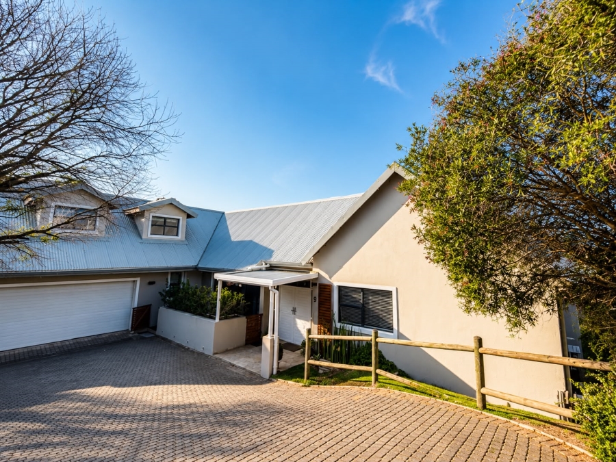 To Let 4 Bedroom Property for Rent in Salt Rock KwaZulu-Natal