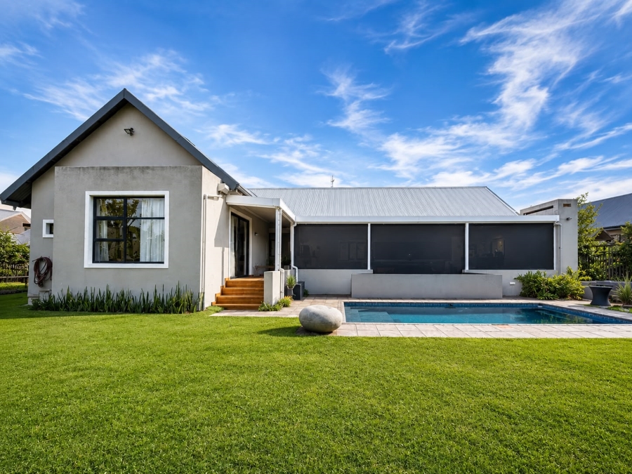 To Let 4 Bedroom Property for Rent in Salt Rock KwaZulu-Natal