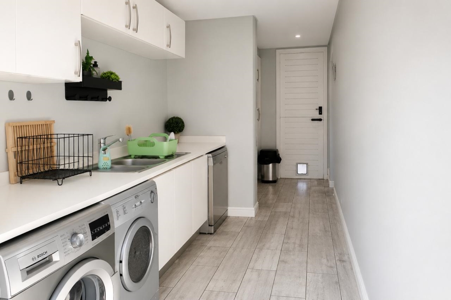 To Let 4 Bedroom Property for Rent in Salt Rock KwaZulu-Natal