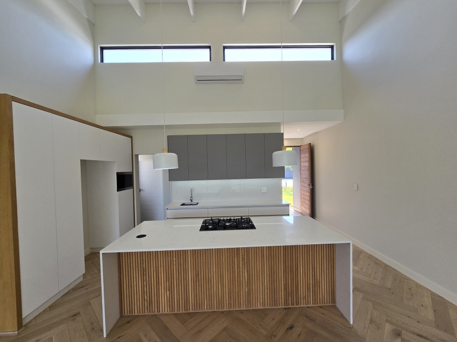 To Let 3 Bedroom Property for Rent in New Salt Rock City KwaZulu-Natal