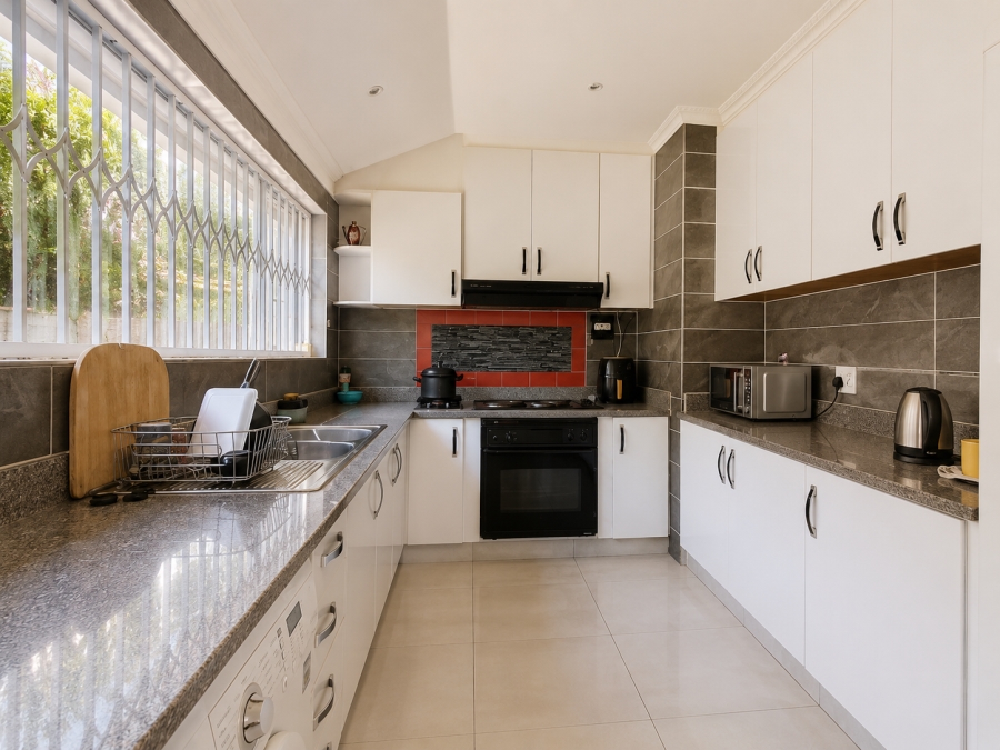 5 Bedroom Property for Sale in Westbrook KwaZulu-Natal