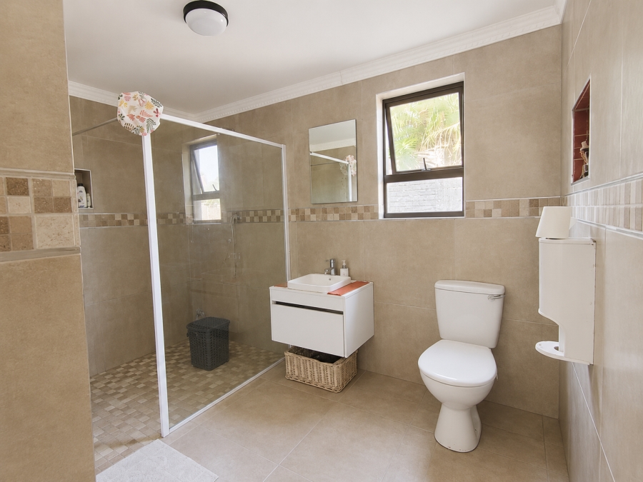 5 Bedroom Property for Sale in Westbrook KwaZulu-Natal
