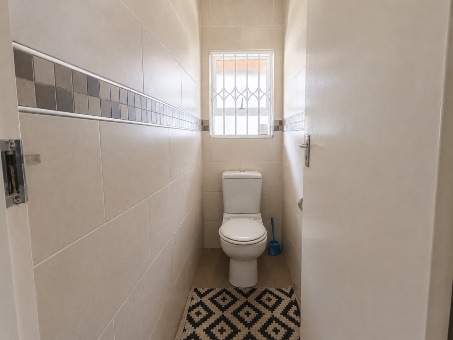 5 Bedroom Property for Sale in Westbrook KwaZulu-Natal
