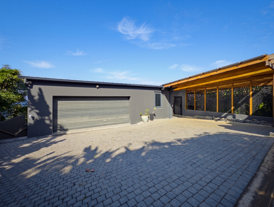 6 Bedroom Property for Sale in Sheffield Beach KwaZulu-Natal
