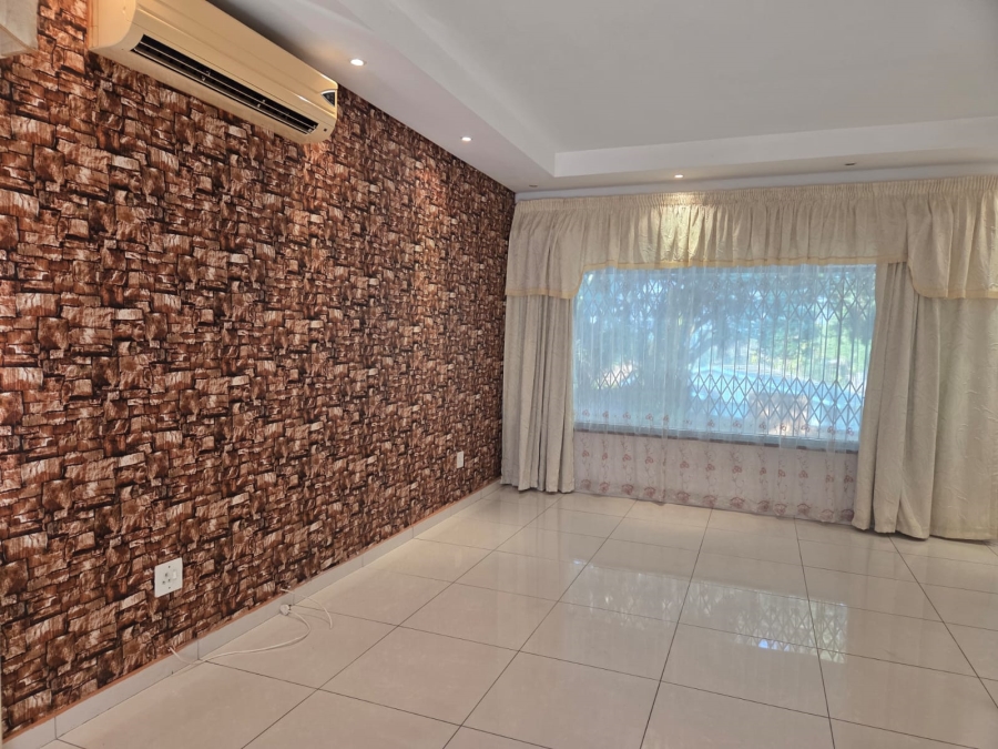 4 Bedroom Property for Sale in Yellowwood Park KwaZulu-Natal