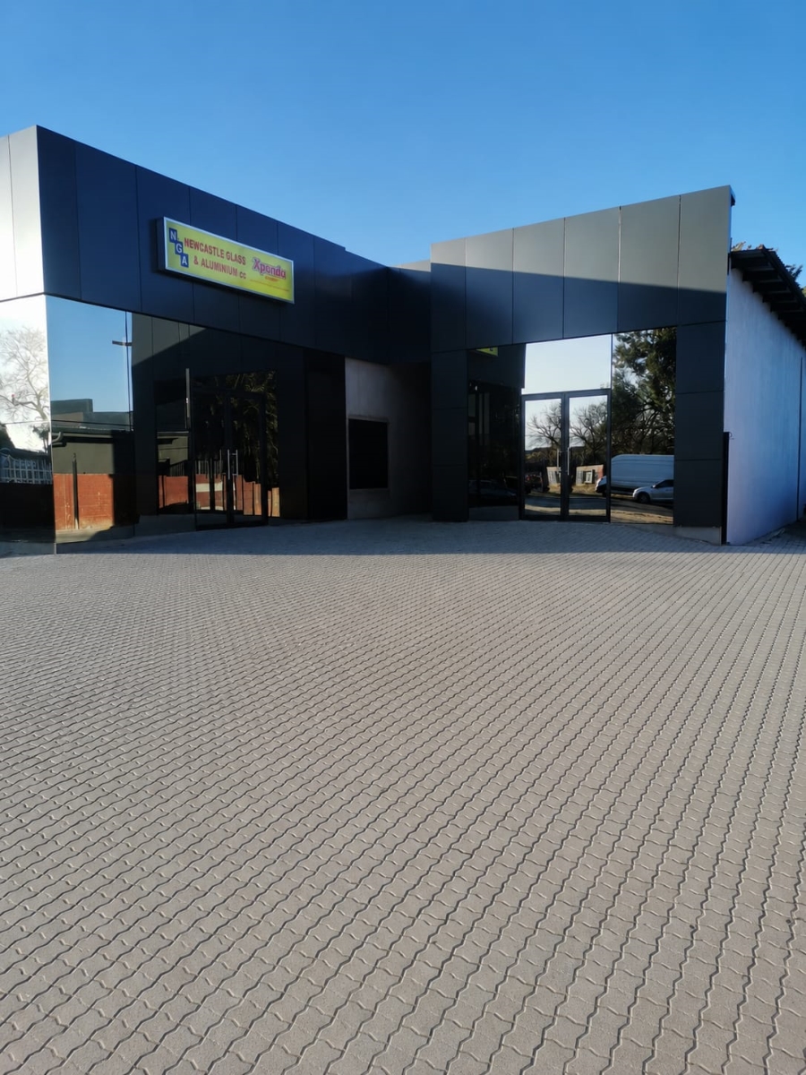 To Let Commercial Property for Rent in Pioneer Park KwaZulu-Natal