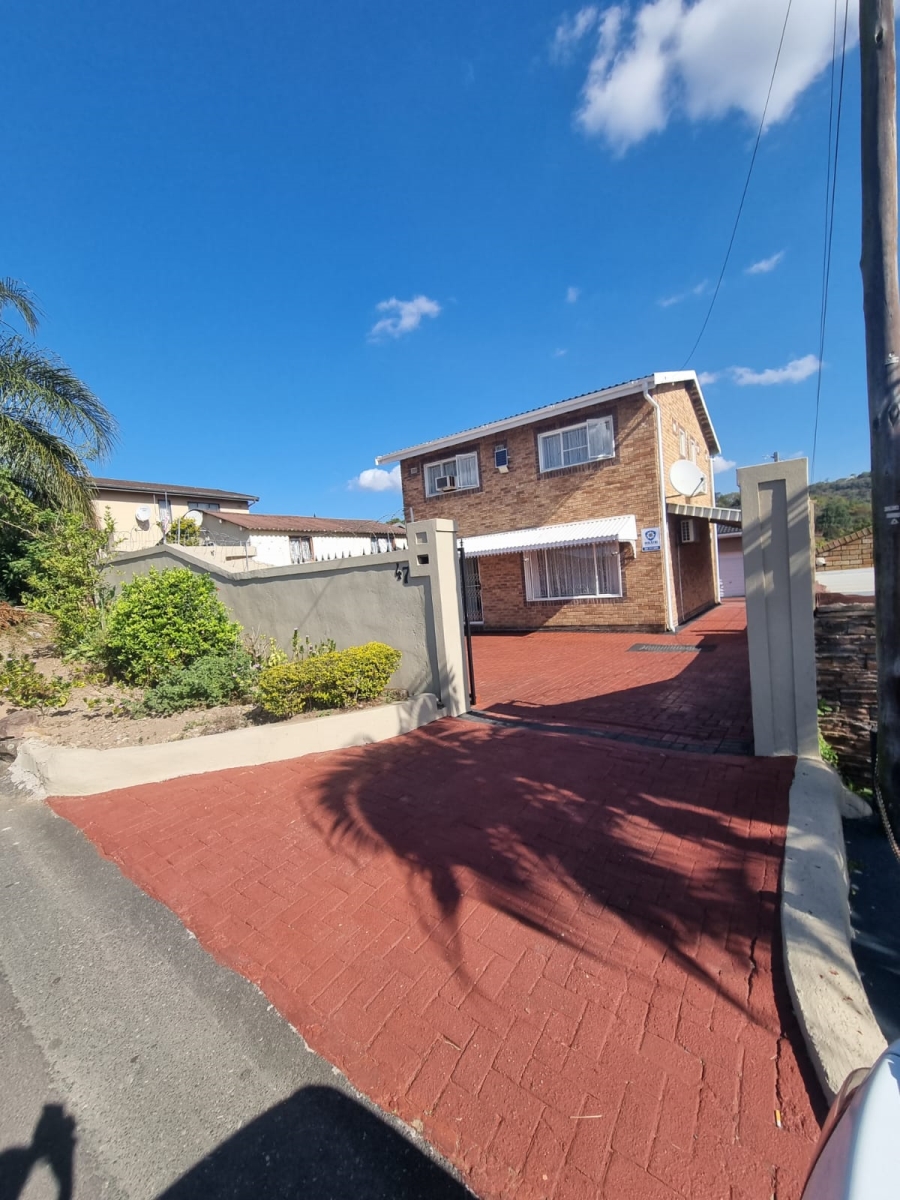 6 Bedroom Property for Sale in Shallcross KwaZulu-Natal