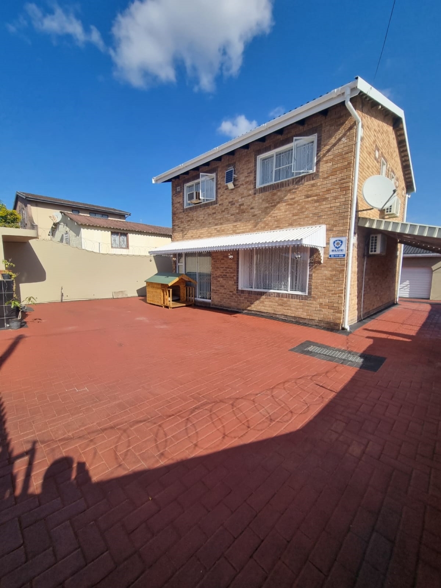 6 Bedroom Property for Sale in Shallcross KwaZulu-Natal