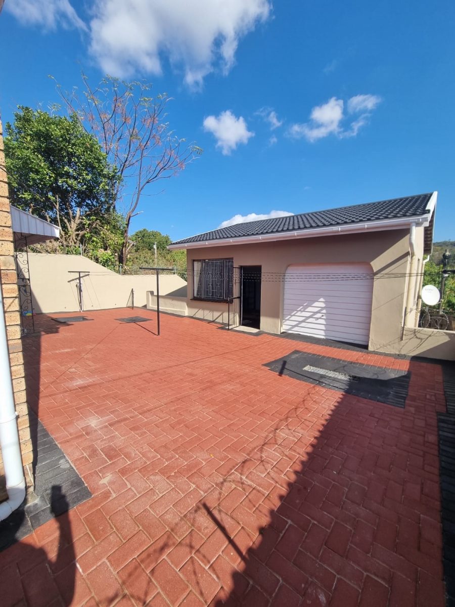 6 Bedroom Property for Sale in Shallcross KwaZulu-Natal