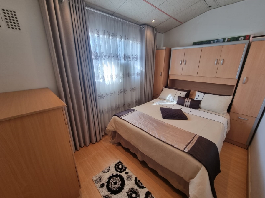 6 Bedroom Property for Sale in Shallcross KwaZulu-Natal