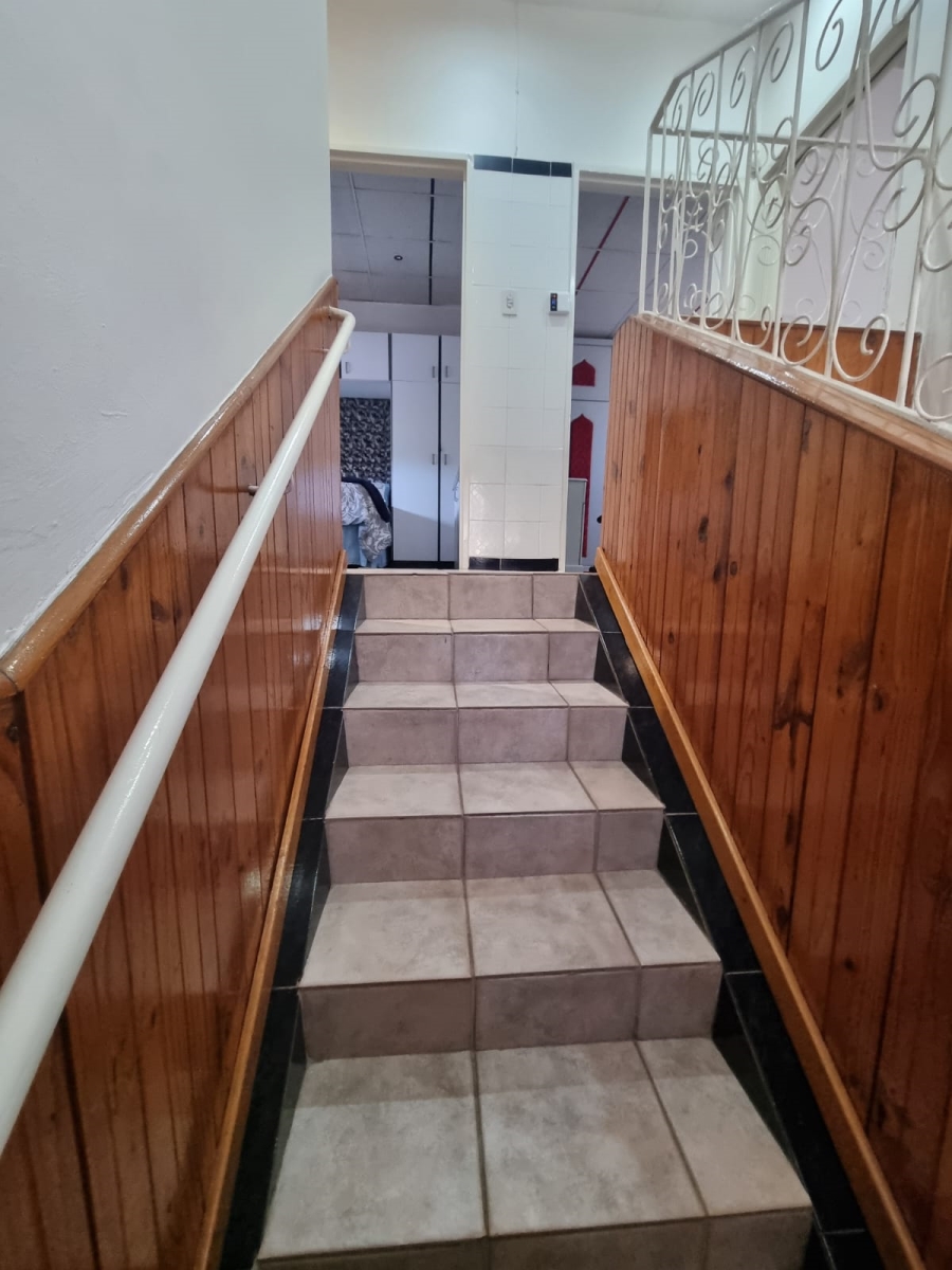 6 Bedroom Property for Sale in Shallcross KwaZulu-Natal
