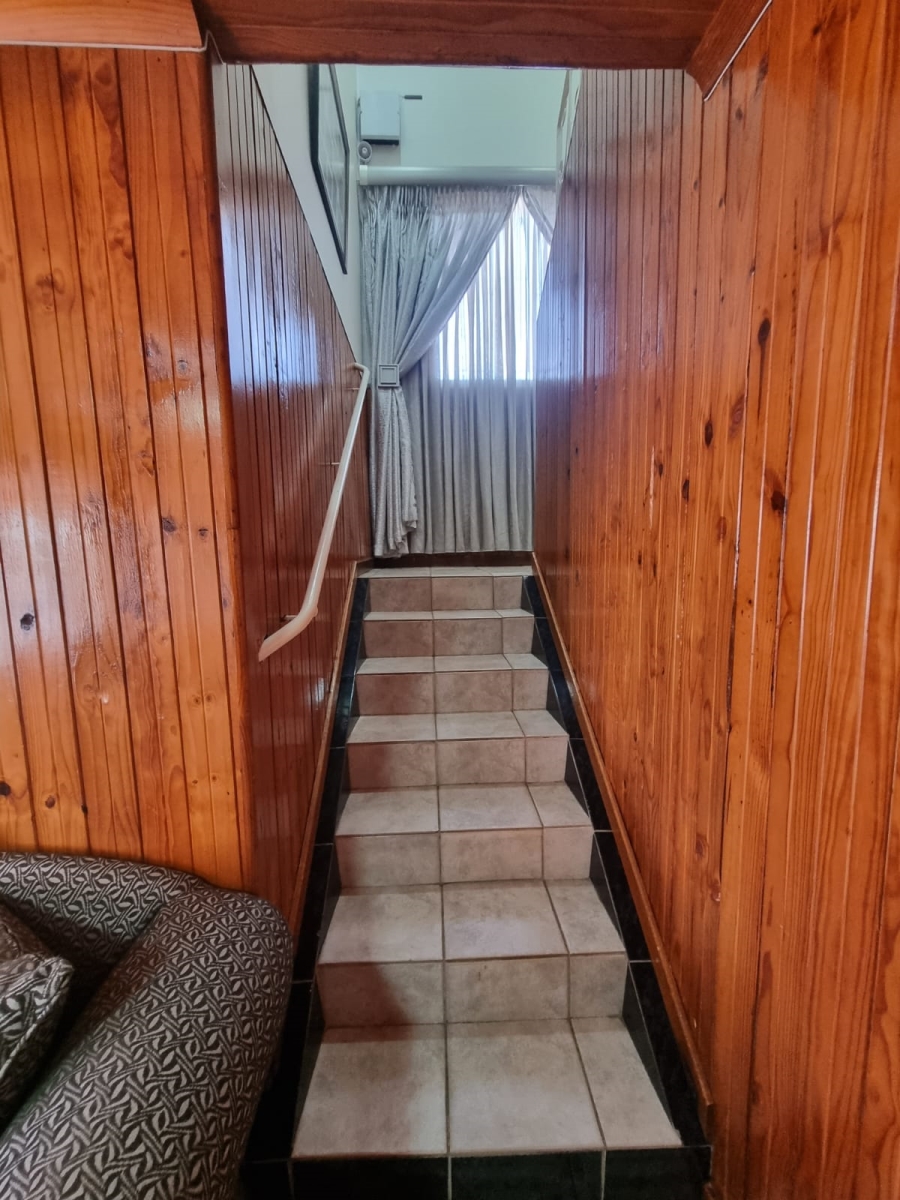 6 Bedroom Property for Sale in Shallcross KwaZulu-Natal