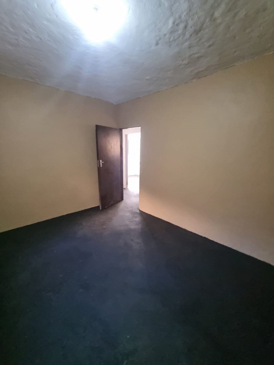6 Bedroom Property for Sale in Shallcross KwaZulu-Natal